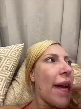 melisboa online show from February 15, 2026, 4:31 am