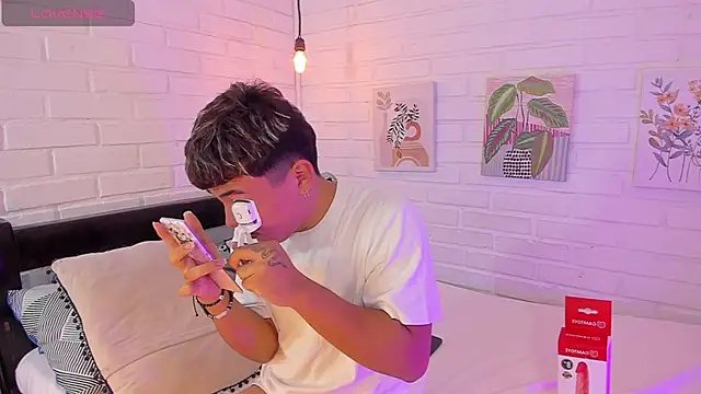 Sweet Dust online show from November 29, 2025, 3:09 am