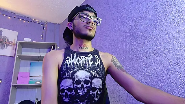 D4ni king online show from November 9, 2025, 3:27 am