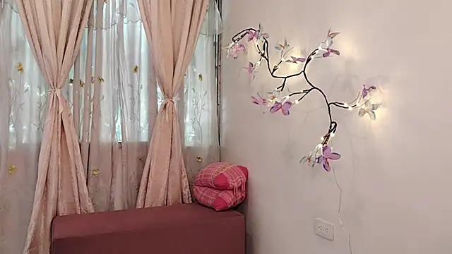 Bella Exhibition online show from April 20, 2026, 7:15 pm