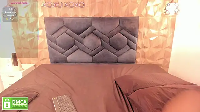 Kiara velvet   online show from February 13, 2026, 8:05 pm