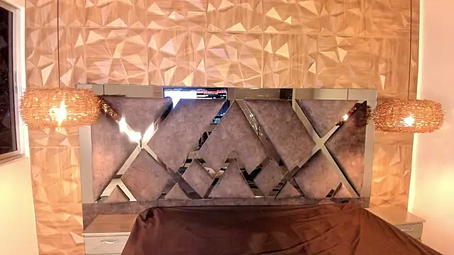 Kiara velvet   online show from April 20, 2026, 4:15 am