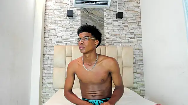 XAVI LEE online show from November 26, 2025, 7:48 pm