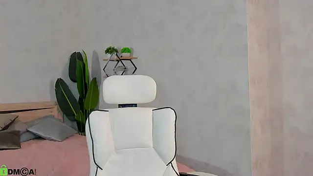 Ella Burns online show from November 14, 2025, 8:35 am