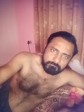 RubyEntity online show from November 28, 2025, 1:47 pm