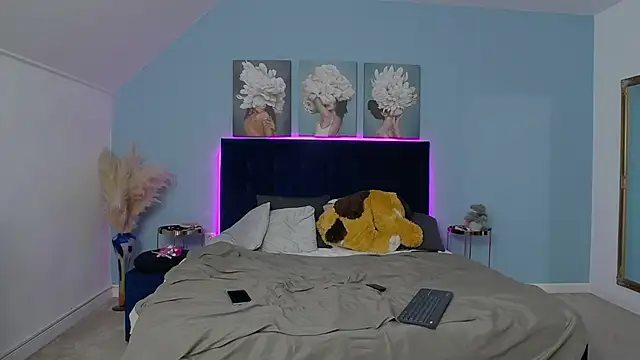 MedeyaStar online show from November 12, 2025, 5:19 am