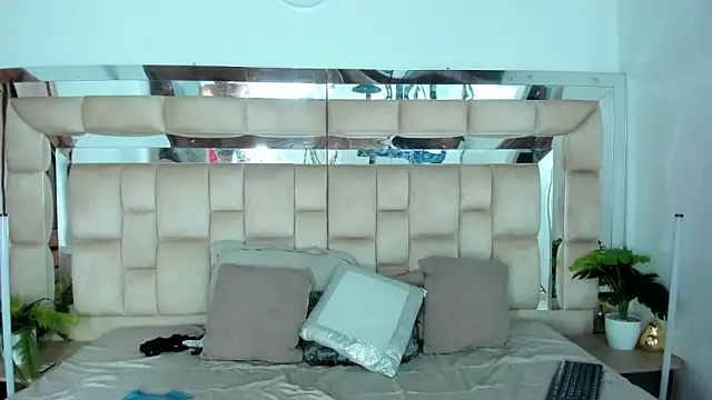 HotVoltage online show from December 2, 2025, 11:48 am