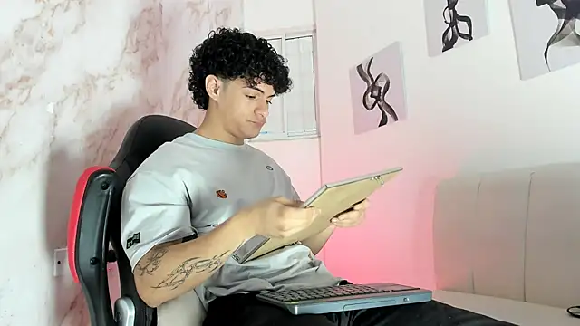 mikei banji online show from November 21, 2025, 9:02 pm