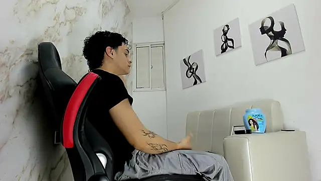 mikei banji online show from November 25, 2025, 8:42 pm