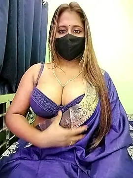 LoveLy-Soneya online show from March 25, 2026, 10:10 am