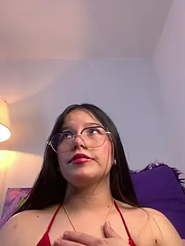 Snapshot of violettabond chatting on April 29, 2026, 6:25 pm violettabond online show from April 29, 2026, 6:25 pm