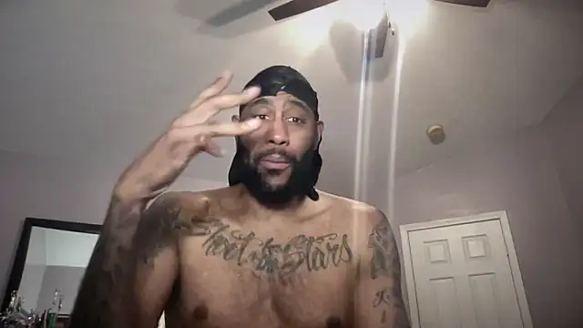 tallhandsome7ft online show from November 30, 2025, 4:05 am