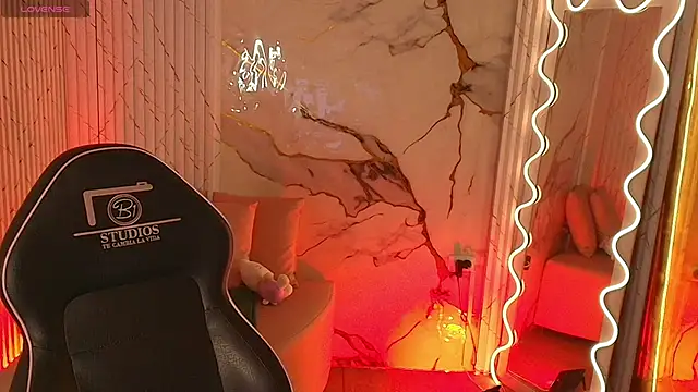 PEACHY TAY online show from April 7, 2026, 11:10 am