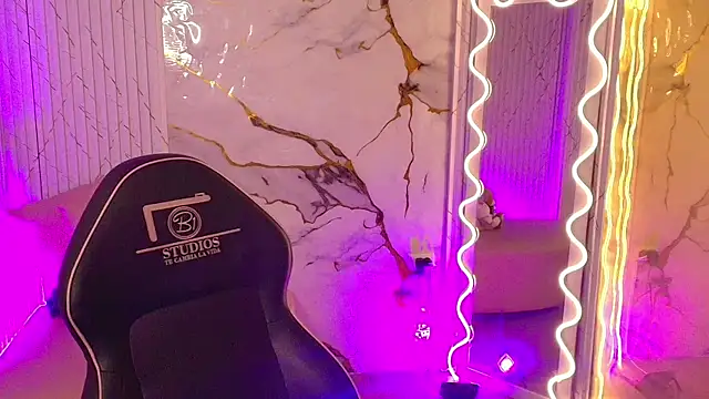 PEACHY TAY online show from April 22, 2026, 11:56 am