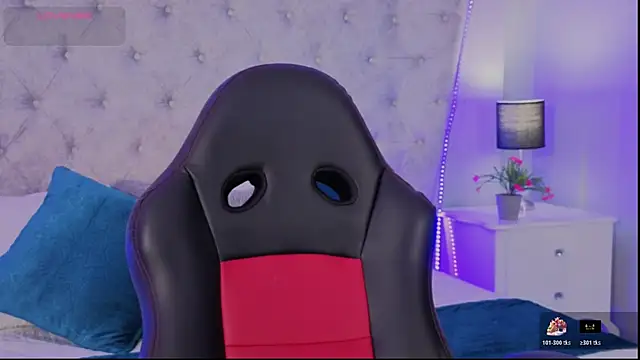 emy lux online show from December 1, 2025, 2:11 pm