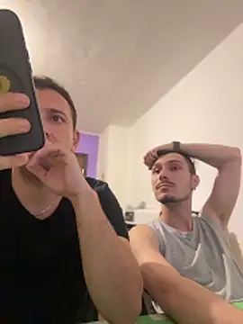 mihneaxxx online show from April 20, 2026, 9:05 pm