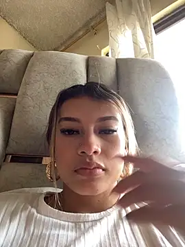 SofiaVegga online show from December 4, 2025, 3:54 pm