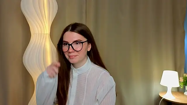 MelitaMoote online show from November 26, 2025, 6:58 am