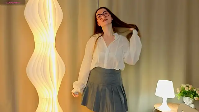 MelitaMoote online show from November 28, 2025, 6:38 am