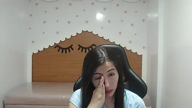 scarlett percy t online show from November 10, 2025, 7:24 pm