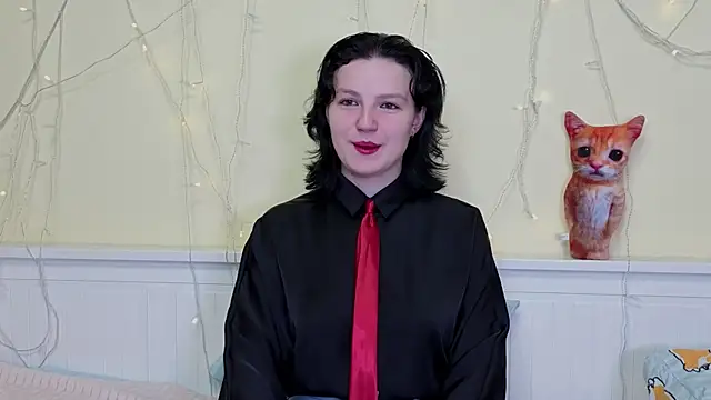 LatinaHuguenin online show from November 24, 2025, 7:08 am