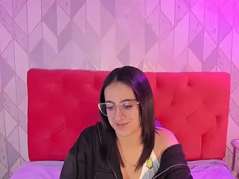 IsabellaRousset online show from December 2, 2025, 5:24 am