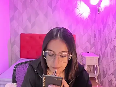 IsabellaRousset online show from December 4, 2025, 6:01 am