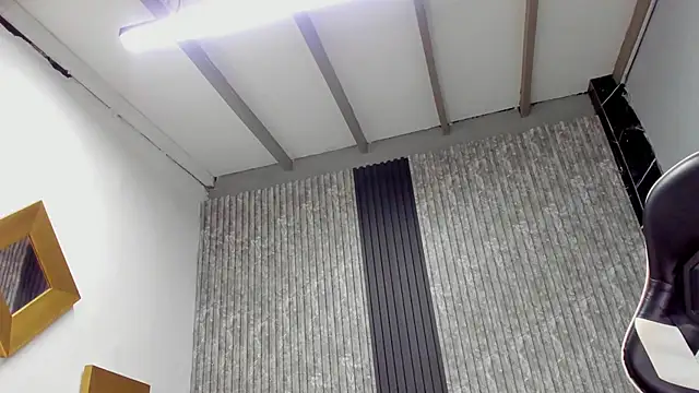 Caitlyn-Joness  online show from November 7, 2025, 7:25 pm