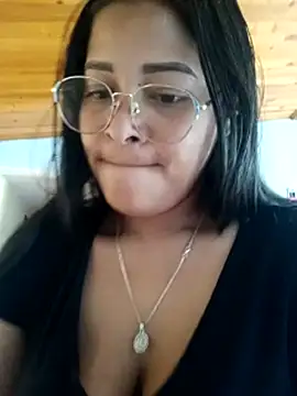 Luceroxxx7 online show from November 11, 2025, 4:29 pm