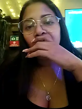 Luceroxxx7 online show from November 14, 2025, 2:54 am