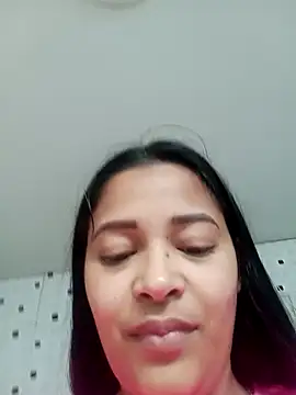 Luceroxxx7 online show from November 29, 2025, 8:45 pm