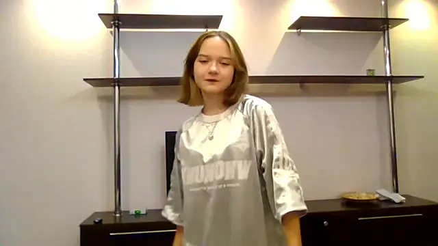 AlissaGerardo online show from November 5, 2025, 1:22 pm