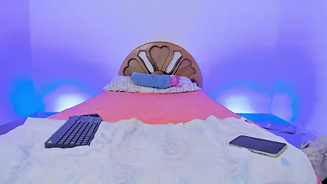 Girl-hot07 online show from December 4, 2025, 10:40 pm