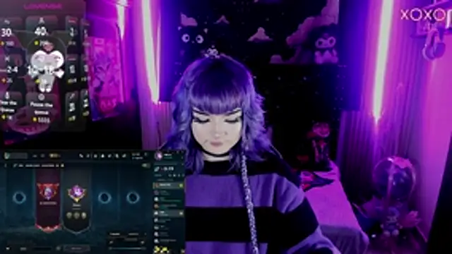 Snapshot of ravencollen chatting on May 13, 2026, 8:06 pm ravencollen online show from May 13, 2026, 8:06 pm