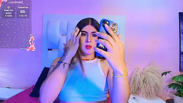 camii raux online show from January 11, 2026, 3:44 am