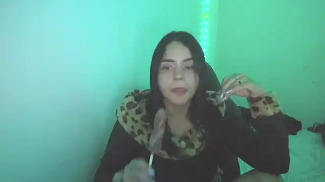 Snapshot of ScarlettG2004 chatting on January 10, 2026, 12:01 am ScarlettG2004 online show from January 10, 2026, 12:01 am