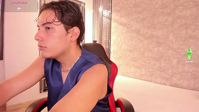 TheoHart  online show from December 2, 2025, 12:32 pm