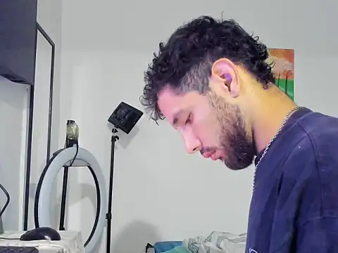 MoneySexMcm online show from November 5, 2025, 2:33 am