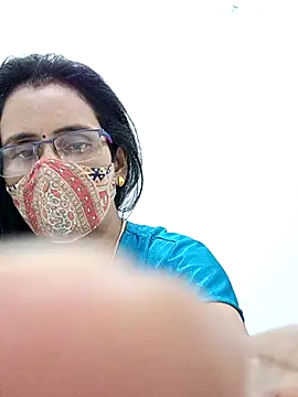 sanjana077 online show from April 8, 2026, 7:36 pm