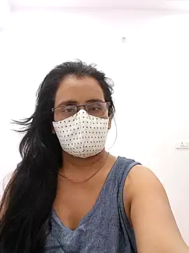 sanjana077 online show from April 21, 2026, 7:25 am