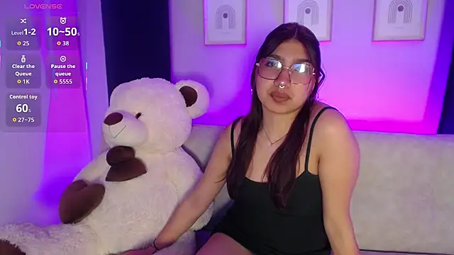 Mia Blair  online show from November 25, 2025, 4:45 am