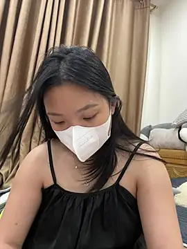linh-xinh18 online show from July 8, 2026, 6:12 pm