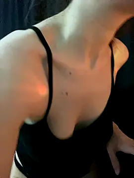 shrie beverly00 online show from November 29, 2025, 3:09 am