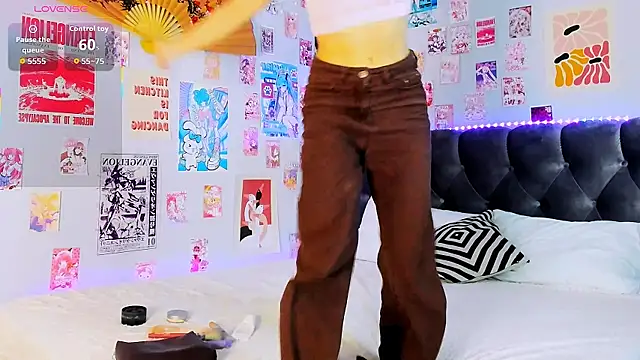 CindyMoriLove online show from April 20, 2026, 5:43 am