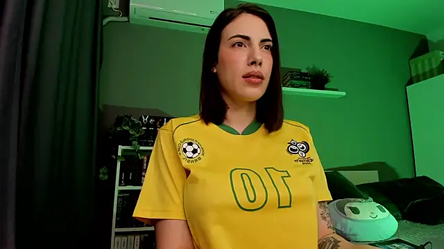 BaeBlossom online show from November 28, 2025, 3:47 pm