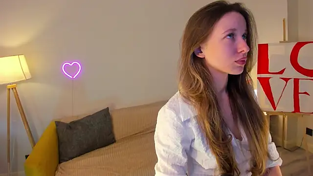 eirakiliana online show from November 11, 2025, 10:48 am