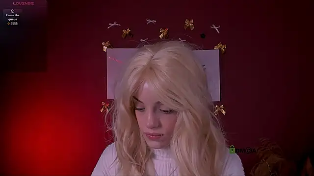 mia starrr  online show from December 20, 2025, 8:16 pm