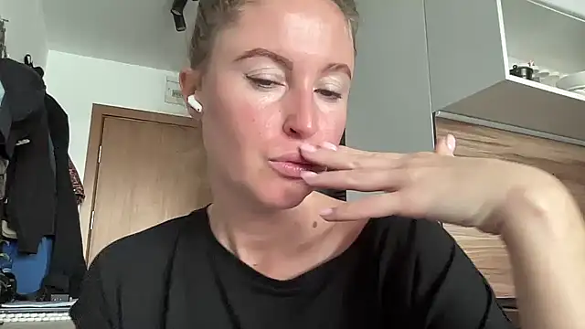 Ameli8 online show from November 9, 2025, 10:57 am