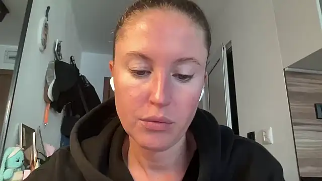 Ameli8 online show from November 23, 2025, 2:06 pm