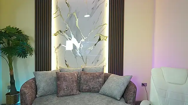 TessaaFox online show from December 1, 2025, 11:48 am